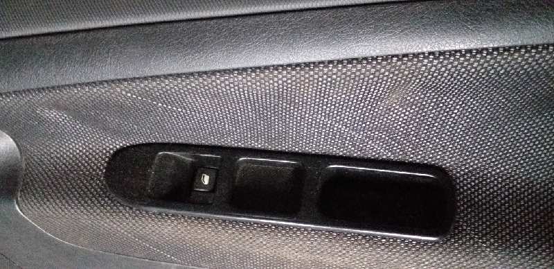 ELEVALUNAS DELANTERO DERECHO