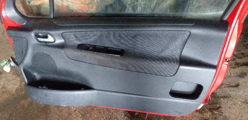 GUARNECIDO PUERTA DELANTERA DERECHA