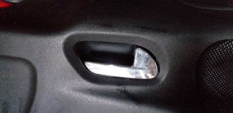 MANETA INTERIOR DELANTERA DERECHA