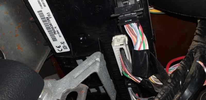 CAJA RELES / FUSIBLES