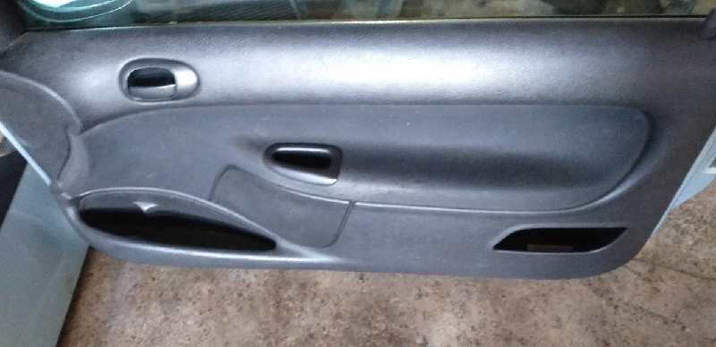 GUARNECIDO PUERTA DELANTERA DERECHA