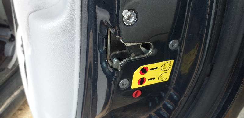 CERRADURA PUERTA TRASERA DERECHA 