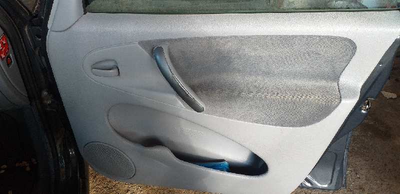 ELEVALUNAS DELANTERO DERECHO