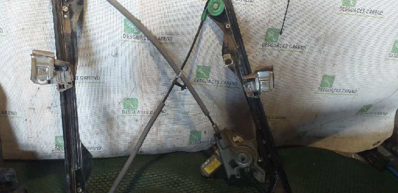 ELEVALUNAS DELANTERO DERECHO