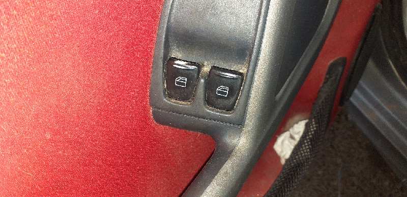 MANDO ELEVALUNAS DELANTERO IZQUIERDO 