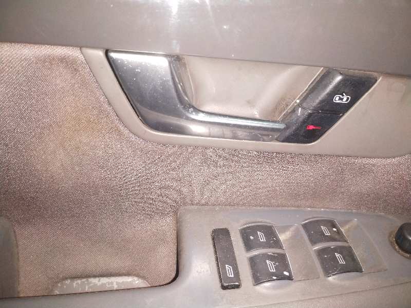 MANETA INTERIOR DELANTERA IZQUIERDA