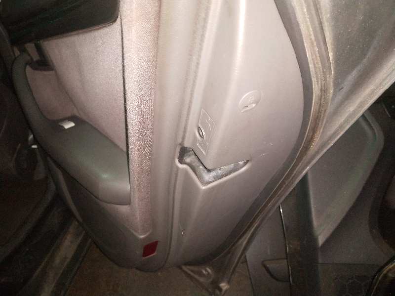 CERRADURA PUERTA TRASERA DERECHA 