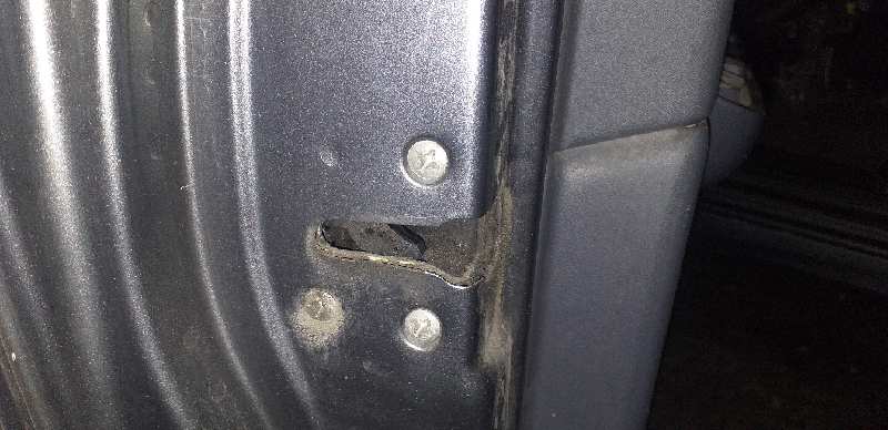 CERRADURA PUERTA DELANTERA IZQUIERDA 