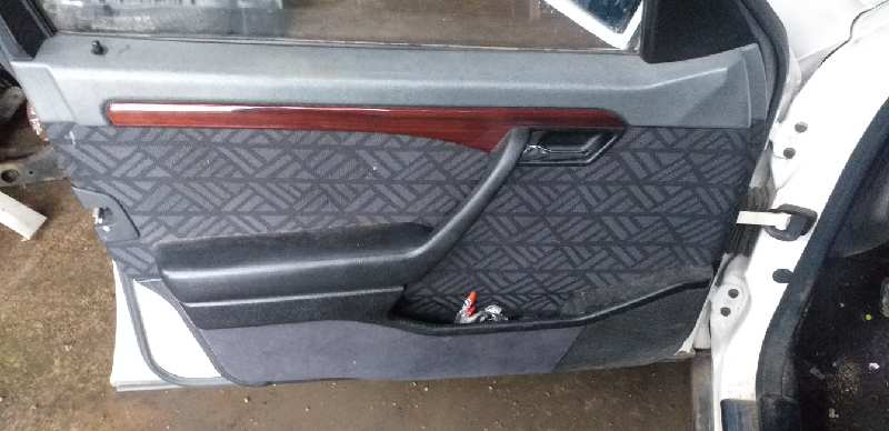 GUARNECIDO PUERTA DELANTERA IZQUIERDA