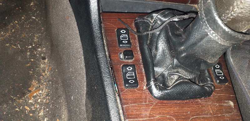 MANDO ELEVALUNAS DELANTERO IZQUIERDO 