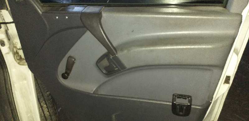 GUARNECIDO PUERTA DELANTERA DERECHA