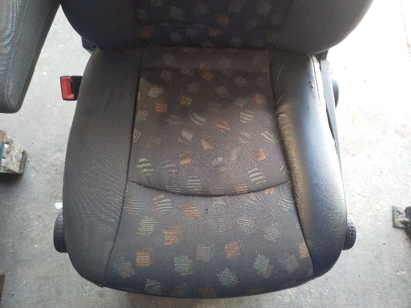 ASIENTO DELANTERO IZQUIERDO