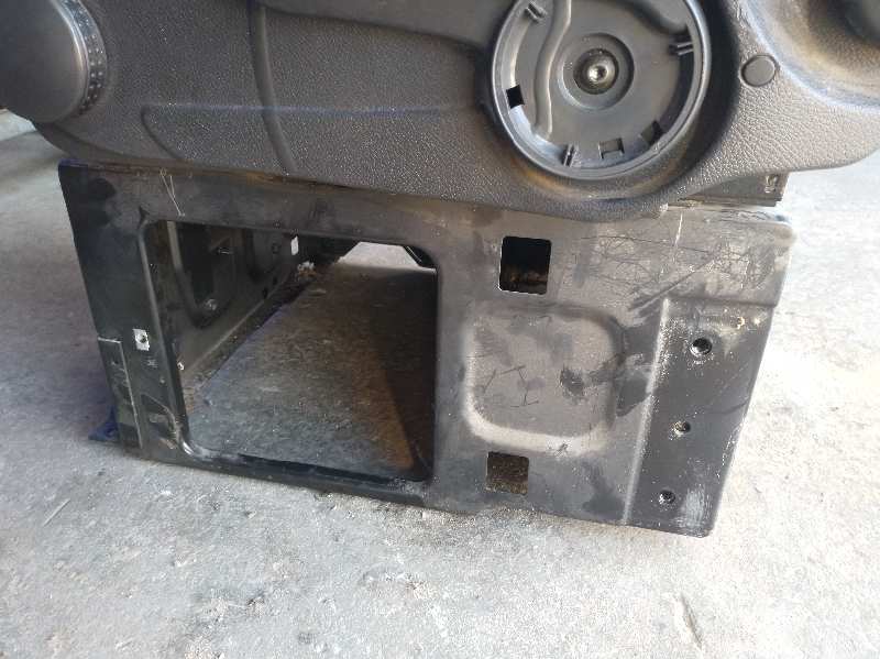 ASIENTO DELANTERO IZQUIERDO