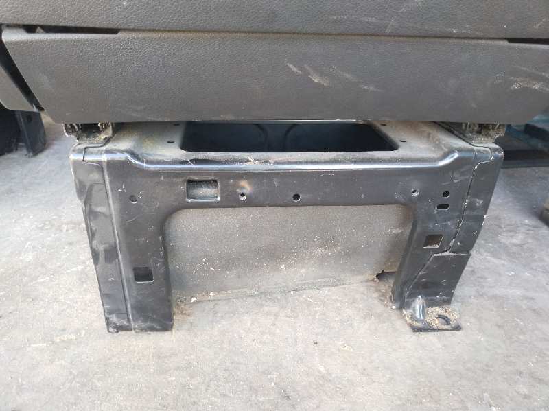 ASIENTO DELANTERO IZQUIERDO