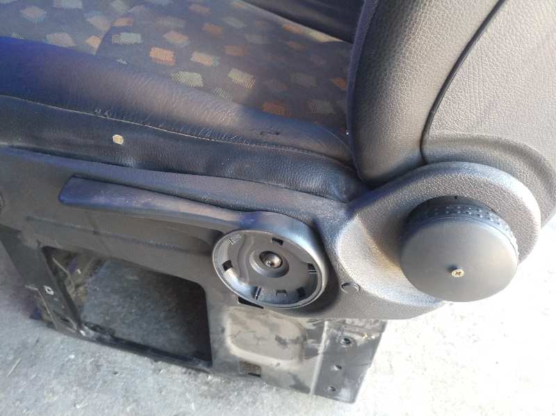 ASIENTO DELANTERO IZQUIERDO