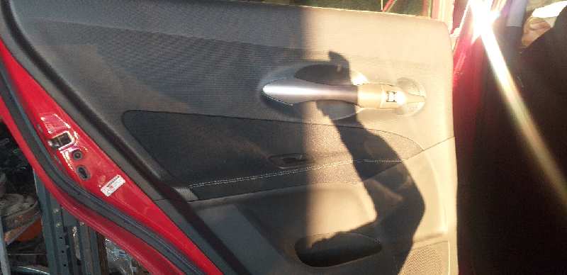 GUARNECIDO PUERTA TRASERA IZQUIERDA