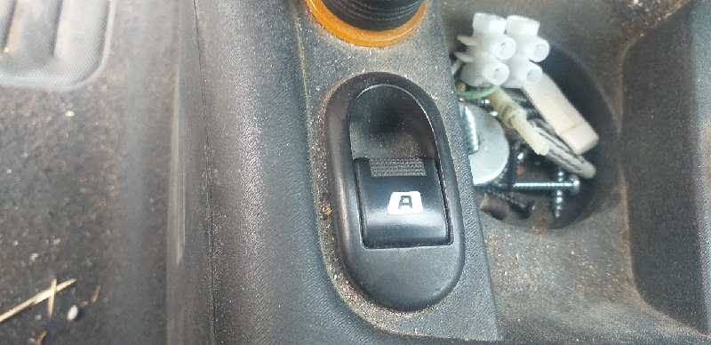 MANDO ELEVALUNAS DELANTERO IZQUIERDO 