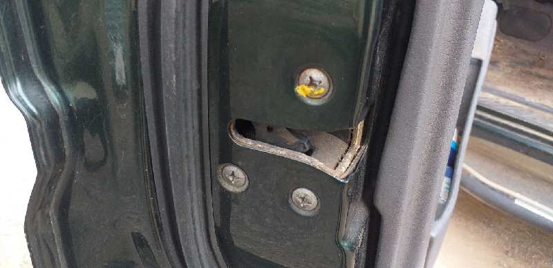 CERRADURA PUERTA DELANTERA IZQUIERDA 