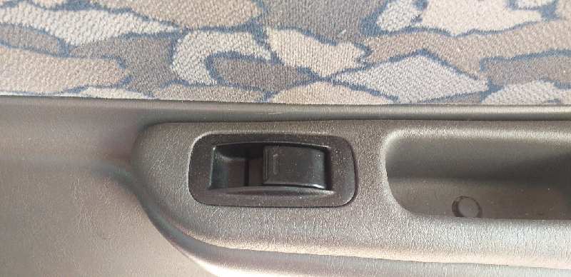 MANDO ELEVALUNAS TRASERO DERECHO