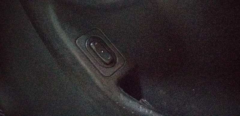 MANDO ELEVALUNAS DELANTERO DERECHO