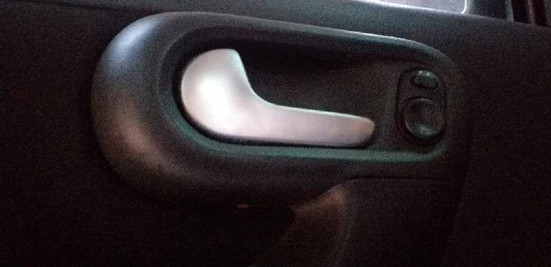 MANETA INTERIOR DELANTERA IZQUIERDA