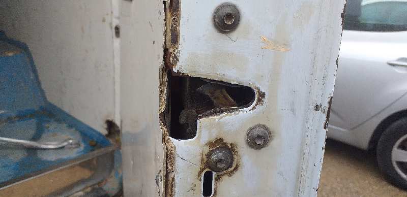 CERRADURA MALETERO / PORTON