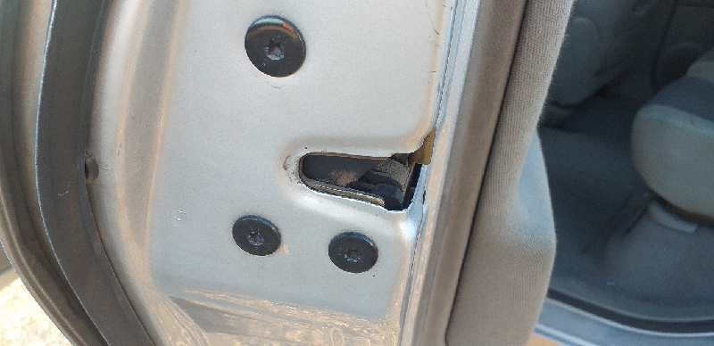 CERRADURA PUERTA TRASERA IZQUIERDA 