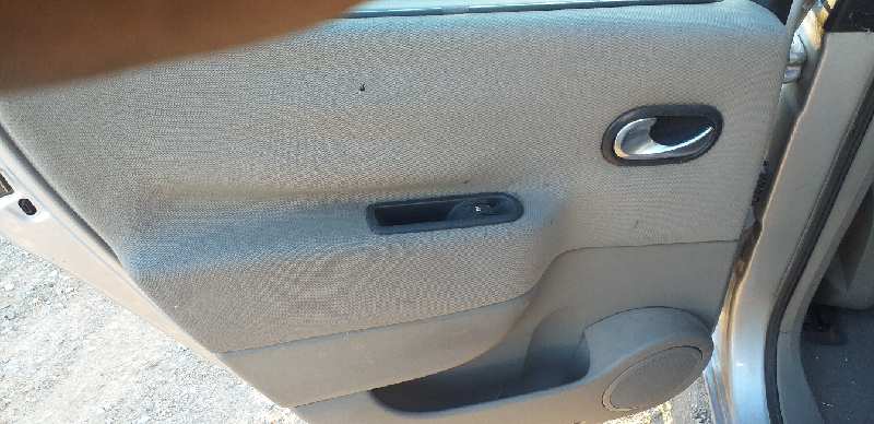 GUARNECIDO PUERTA TRASERA IZQUIERDA