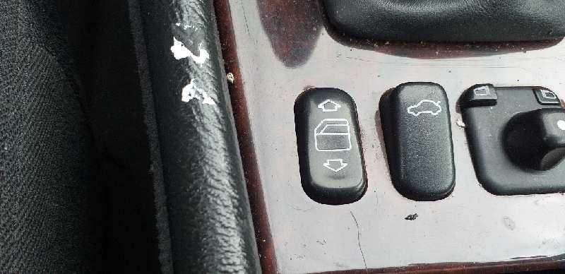 MANDO ELEVALUNAS DELANTERO IZQUIERDO 