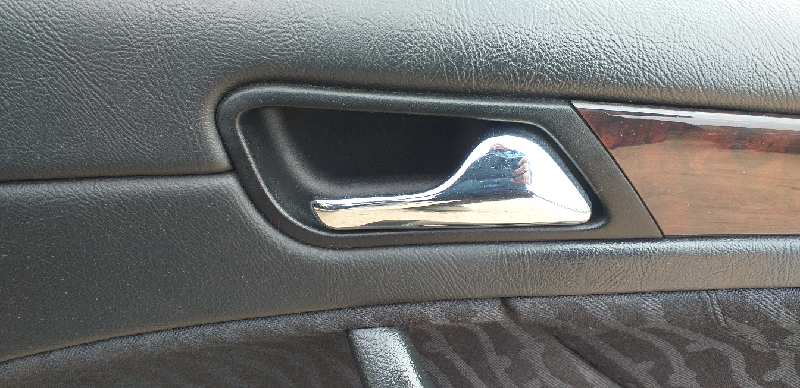 MANETA INTERIOR DELANTERA DERECHA