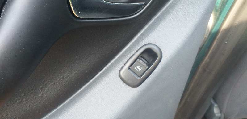 ELEVALUNAS TRASERO IZQUIERDO