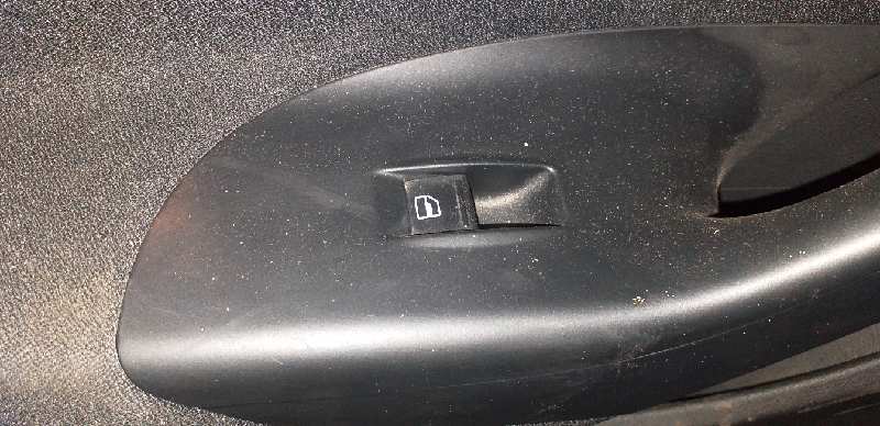 MANDO ELEVALUNAS TRASERO IZQUIERDO