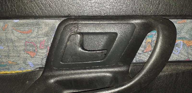 MANETA INTERIOR DELANTERA IZQUIERDA