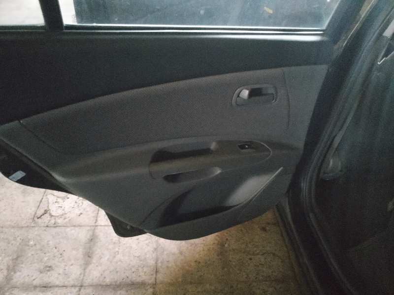 GUARNECIDO PUERTA TRASERA IZQUIERDA