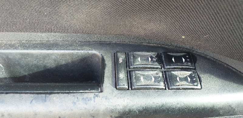 MANDO ELEVALUNAS DELANTERO IZQUIERDO 