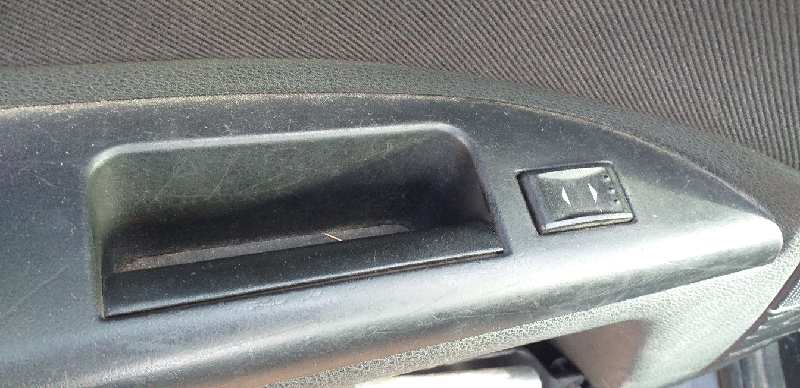 MANDO ELEVALUNAS TRASERO IZQUIERDO