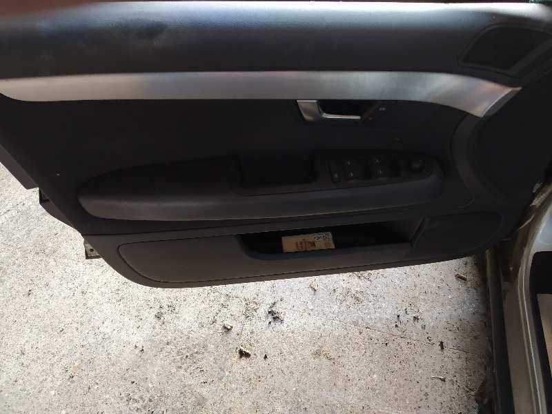 GUARNECIDO PUERTA DELANTERA IZQUIERDA