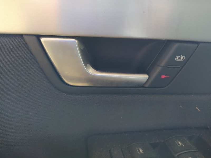 MANETA INTERIOR DELANTERA IZQUIERDA