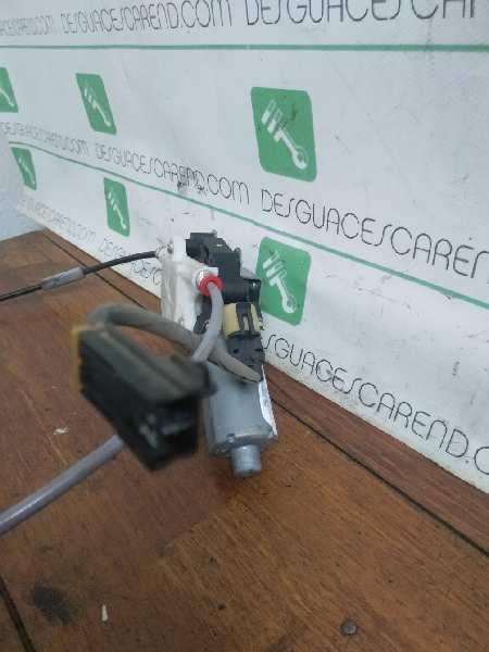 ELEVALUNAS TRASERO IZQUIERDO NISSAN TERRANO/TERRANO.II (R20)