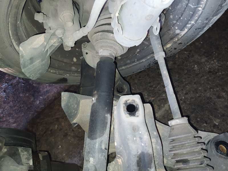 BRAZO SUSPENSION INFERIOR DELANTERO DERECHO