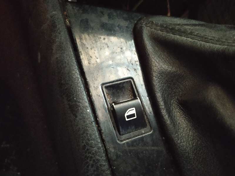 ELEVALUNAS DELANTERO IZQUIERDO