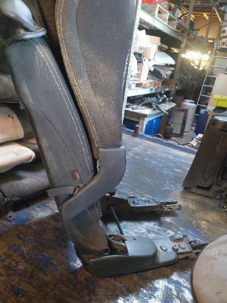 ASIENTOS TERCERA FILA