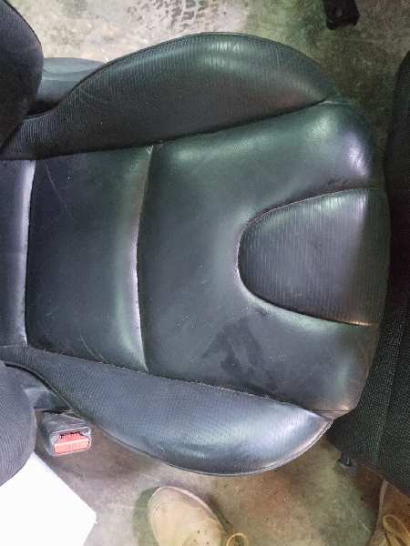 ASIENTO DELANTERO IZQUIERDO