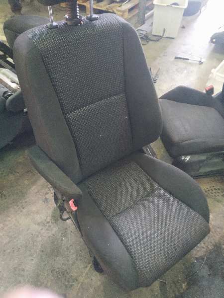 ASIENTO DELANTERO IZQUIERDO