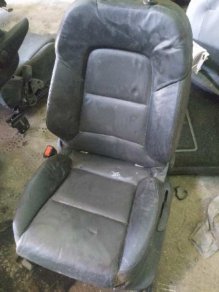 ASIENTO DELANTERO IZQUIERDO
