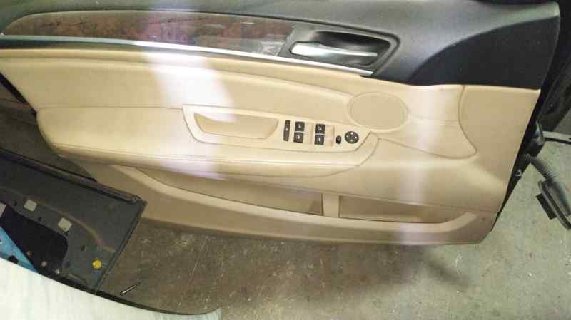 GUARNECIDO PUERTA DELANTERA IZQUIERDA