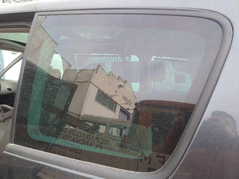 LUNA TRASERA IZQUIERDA