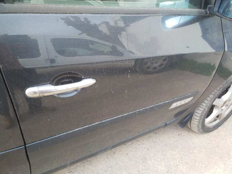 PUERTA DELANTERA DERECHA