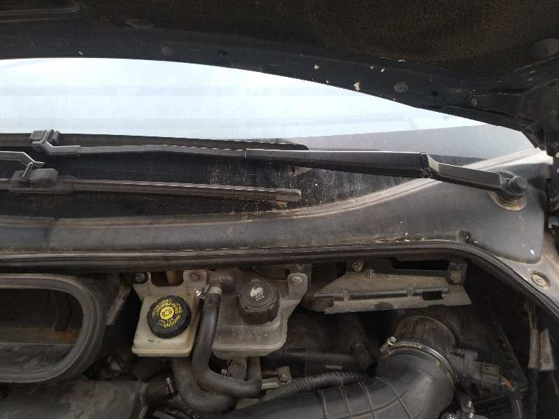 BRAZO LIMPIA DELANTERO IZQUIERDO