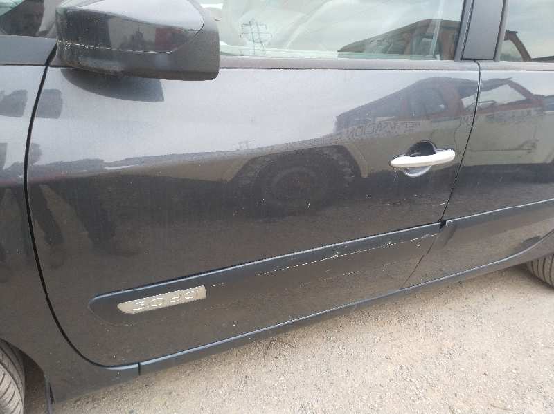 PUERTA DELANTERA IZQUIERDA